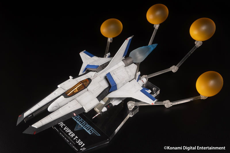 Gradius V PLUM Vic Viper T-301 1/144 Scale Polystone Figure (Painted Finished)