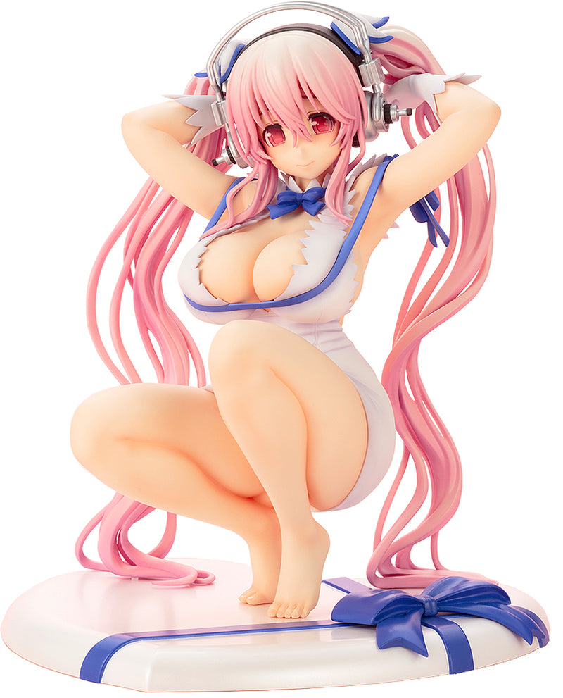 Super Sonico x Is It Wrong to Try to Pick Up Girls in a Dungeon? Genco Super Sonico: Hestia Ver.