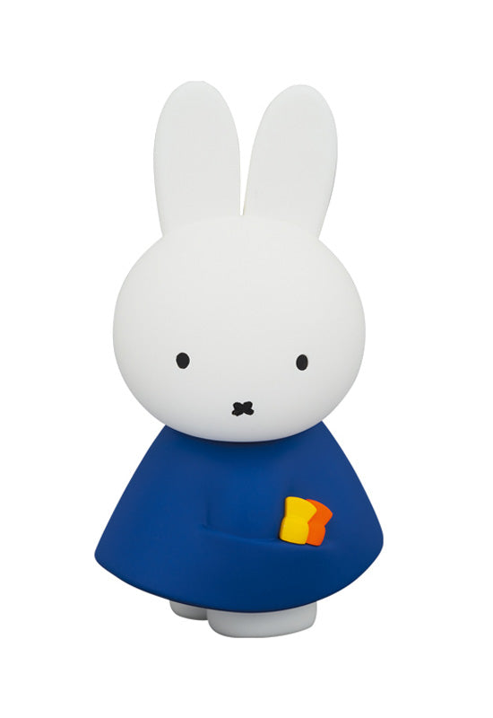 Dick Bruna Series 5 Medicom Toy UDF Miffy with candy