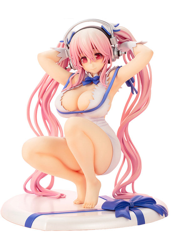 Super Sonico x Is It Wrong to Try to Pick Up Girls in a Dungeon? Genco Super Sonico: Hestia Ver.