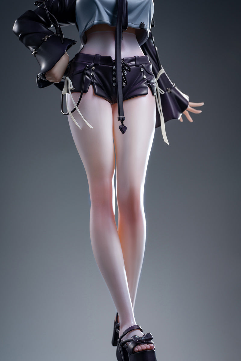 illustrated by dK.senie DKSTUDIO Fitting Room de Stockings wo Erabinagara Sentaku ni Nayamu Kurochako (Heichazi is having trouble choosing stockings in a fitting room)