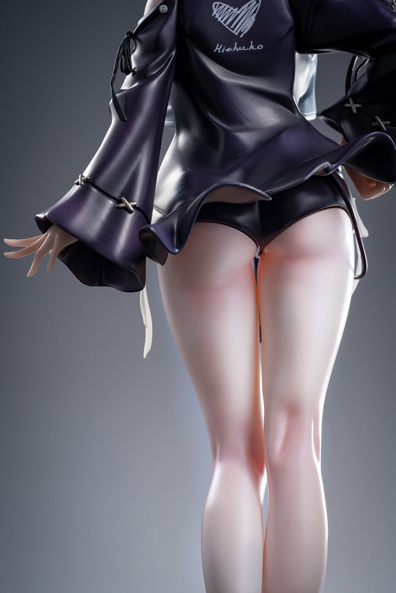 illustrated by dK.senie DKSTUDIO Fitting Room de Stockings wo Erabinagara Sentaku ni Nayamu Kurochako (Heichazi is having trouble choosing stockings in a fitting room)