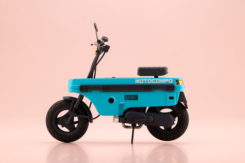 Megami Device Kotobukiya Buster Doll Knight Alice with Honda AB12 Motocompo