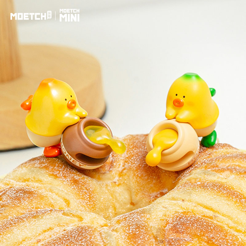 MOETCH BANA x BANA LEISURELY AFTERNOON SERIES TRADING FIGURE(1 Random)
