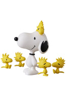 PEANUTS MEDICOM TOYS UDF SERIES 19: Happiness is all your friends
