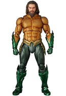 AQUAMAN AND THE LOST KINGDOM MEDICOM TOYS MAFEX AQUAMAN (GOLD & GREEN SUIT)