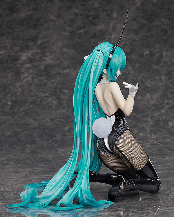 Character Vocal Series 01: Hatsune Miku FREEing Hatsune Miku: Bunny Ver. / Art by SanMuYYB