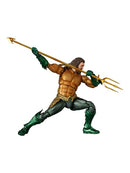 AQUAMAN AND THE LOST KINGDOM MEDICOM TOYS MAFEX AQUAMAN (GOLD & GREEN SUIT)