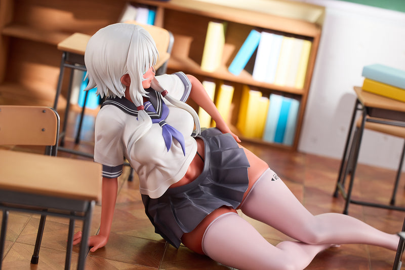 World Where the Thickness of a Girl's Thighs is Equal to Her Social Status PURE Raura Aiza & Iroha Shishikura