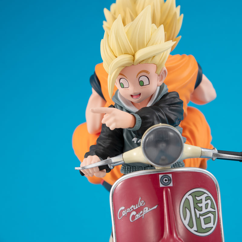 Dragon Ball Z MEGAHOUSE DESKTOP REAL McCOY EX Super Saiyan Son Goku &  Super Saiyan Son Gohan＆Mortorbike