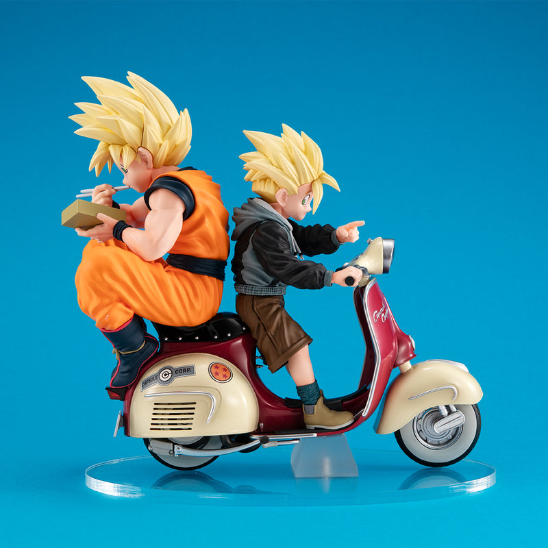 Dragon Ball Z MEGAHOUSE DESKTOP REAL McCOY EX Super Saiyan Son Goku &  Super Saiyan Son Gohan＆Mortorbike