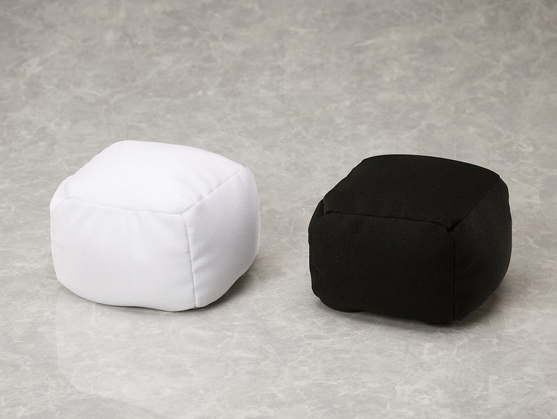 native Figure Relaxing Cushion White