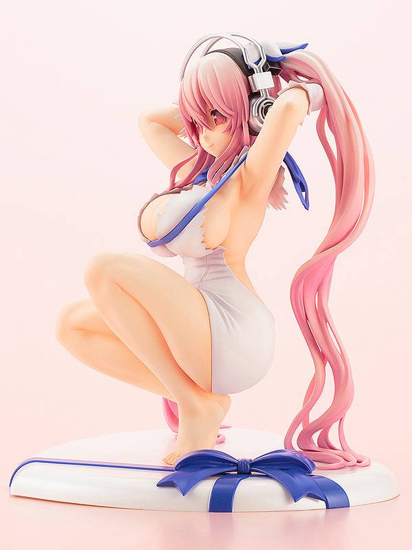Super Sonico x Is It Wrong to Try to Pick Up Girls in a Dungeon? Genco Super Sonico: Hestia Ver.