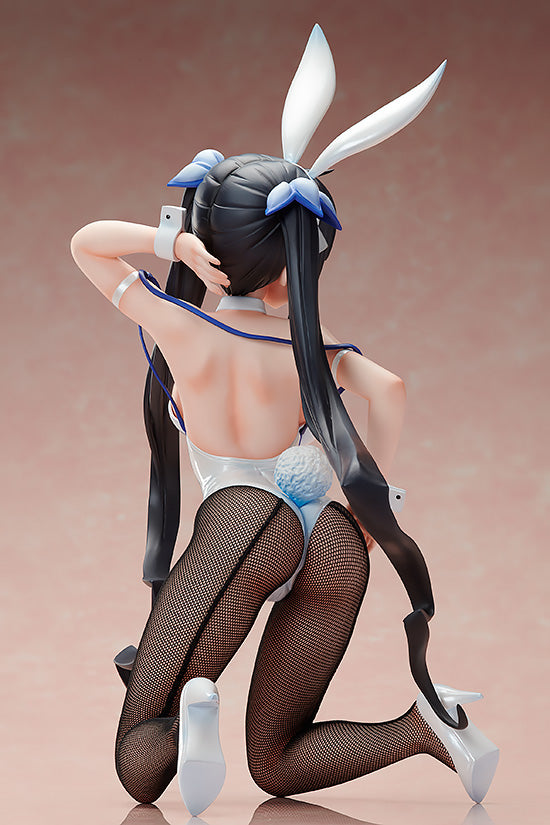 Is It Wrong to Try to Pick Up Girls in a Dungeon? II FREEing Hestia: Bunny Ver.