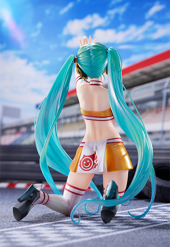 Hatsune Miku GT Project Max Factory Racing Miku 2010 Ver. Art by Kentaro Yabuki