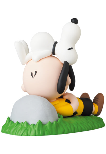 PEANUTS MEDICOM TOYS UDF Series 13: NAPPING CHARLIE BROWN & SNOOPY