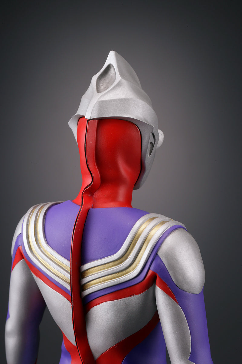 Character Classics Ultraman KAIYODO Tiga Cold Cast Figure