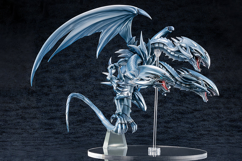 Yu-Gi-Oh! AmiAmi x AMAKUNI BLUE EYES ULTIMATE DRAGON