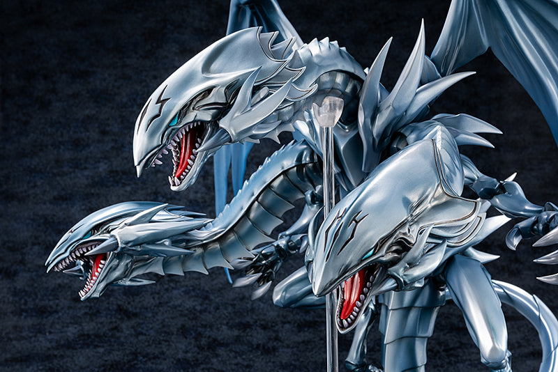 Yu-Gi-Oh! AmiAmi x AMAKUNI BLUE EYES ULTIMATE DRAGON