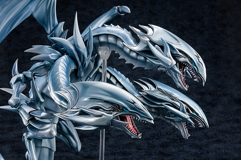 Yu-Gi-Oh! AmiAmi x AMAKUNI BLUE EYES ULTIMATE DRAGON