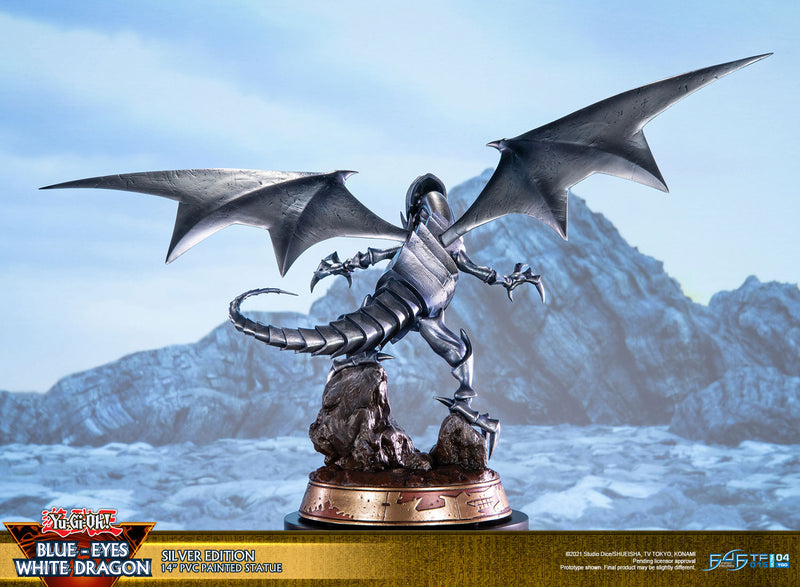 YU-GI-OH! First 4 Figures BLUE-EYES WHITE DRAGON (EXCLUSIVE SILVER EDITION)