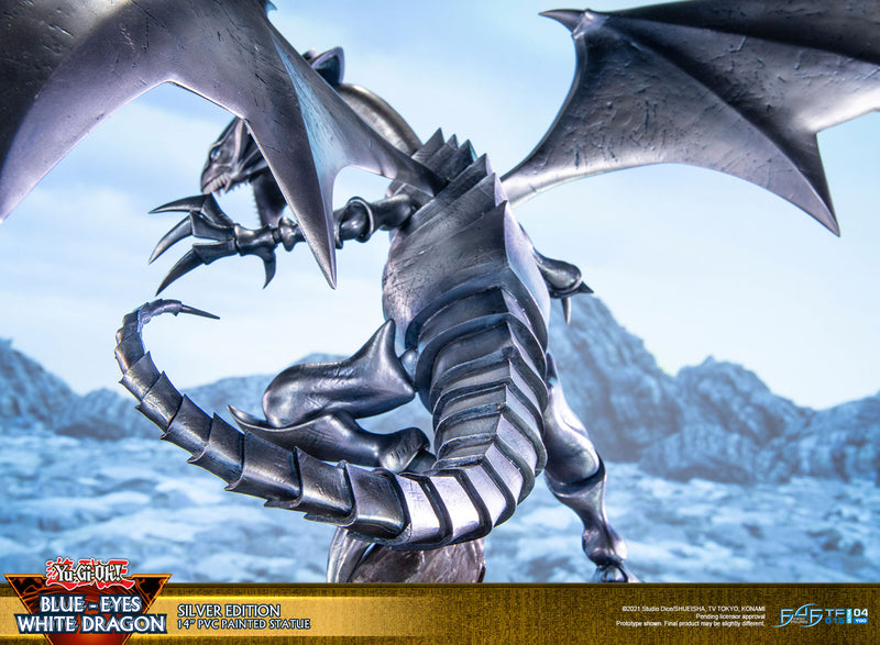 YU-GI-OH! First 4 Figures BLUE-EYES WHITE DRAGON (EXCLUSIVE SILVER EDITION)