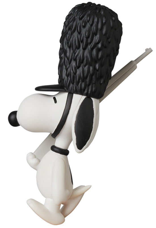 PEANUTS MEDICOM UDF QUEEN'S GUARD SNOOPY