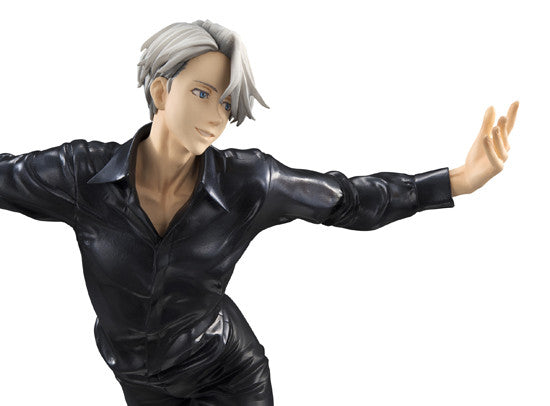 YURI!!! ON ICE MEGAHOUSE G.E.M. SERIES VICTOR NIKIFOROV WITH MAKKACHIN