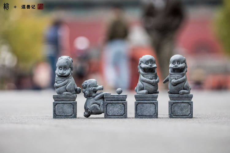 Sum-Art funky beast series stone lion (4 pcs/set)