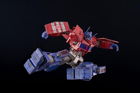 Transformers Flame Toys Furai Action Optimus Prime (IDW ver.)