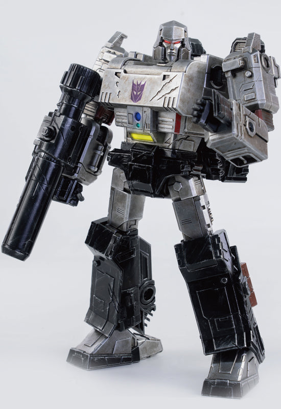 Transformers: War For Cybertron Trilogy x ThreeA DLX Megatron