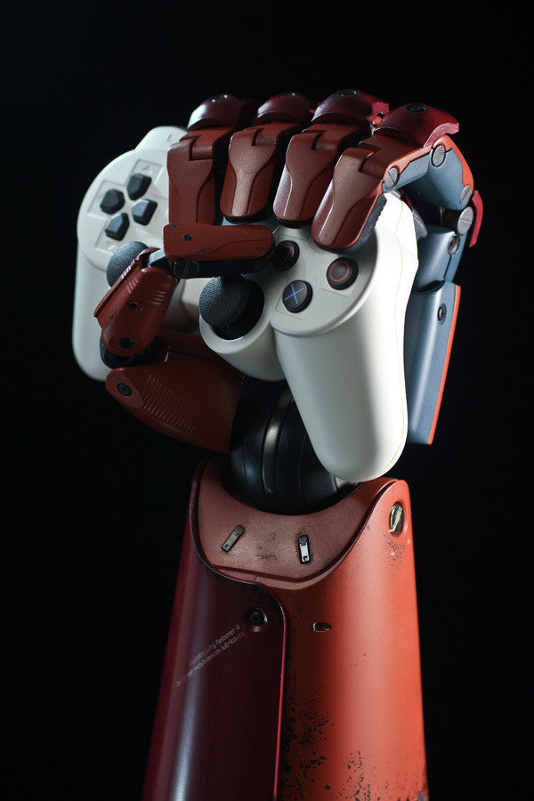 METAL GEAR SOLID V: THE PHANTOM PAIN SENTINEL 1/1 BIONIC ARM