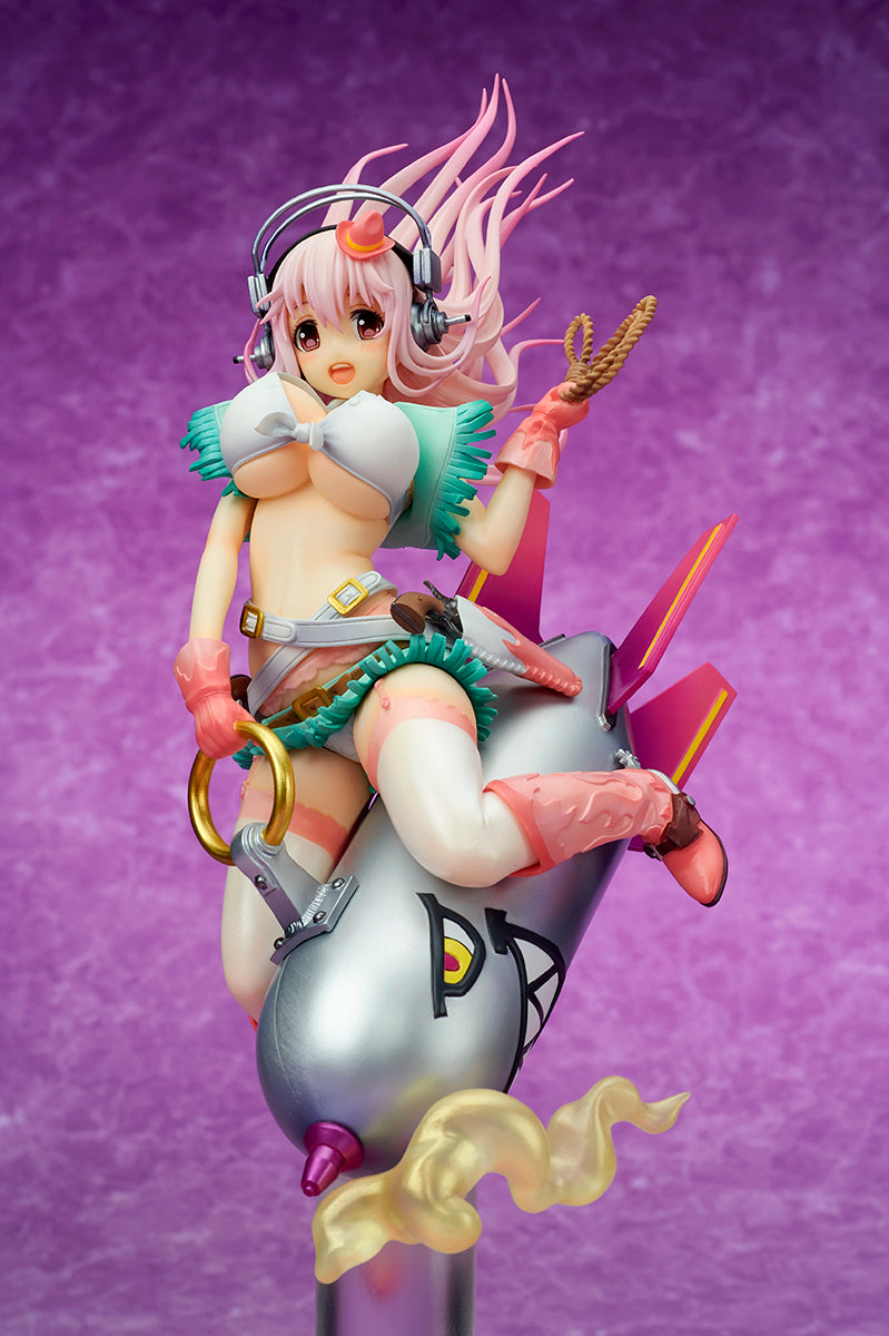 Super Sonico QUES Q Super Sonico Love Bomber!