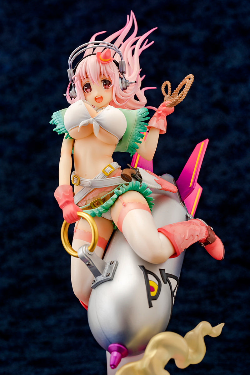 Super Sonico QUES Q Super Sonico Love Bomber!