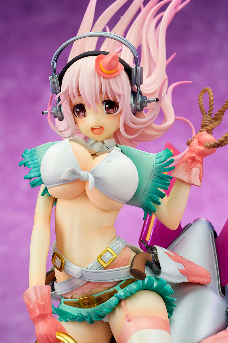 Super Sonico QUES Q Super Sonico Love Bomber!